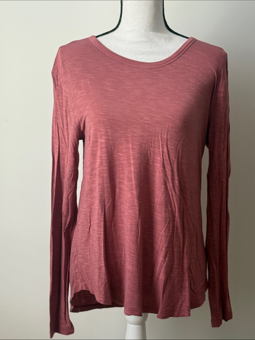 American Eagle Women’s Long-Sleeve Soft & Sexy Scoop Neck Top